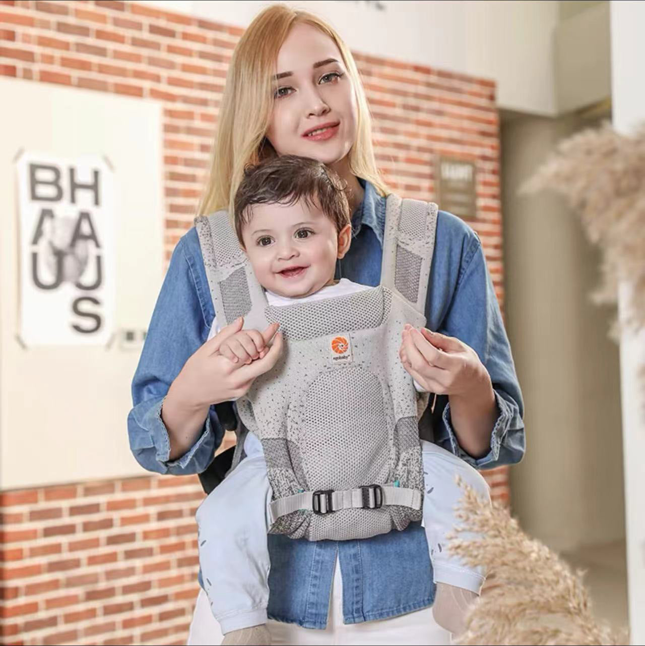 Egobaby Omn Breeze Multifunctional Baby Carrier